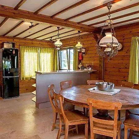 Valley View Retreat Hotel